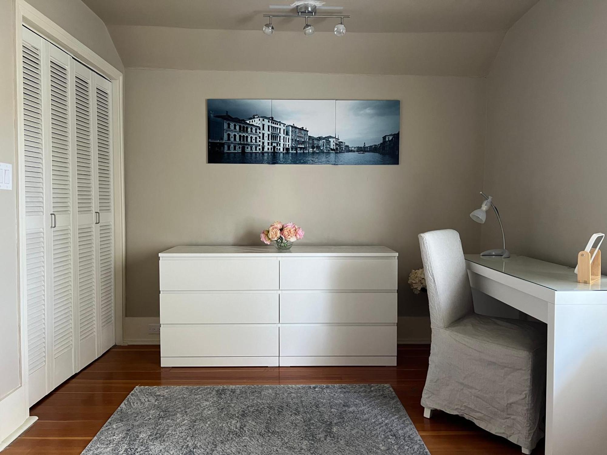 Cozy Homestay In The Master Bedroom Of A River Heights Home Winnipeg Buitenkant foto